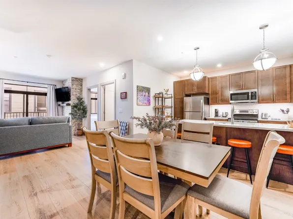 37 W 4th St #203E, Silverthorne, CO 80498