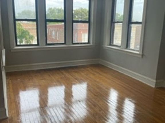 4th image of 5261 W Congress Pkwy #3