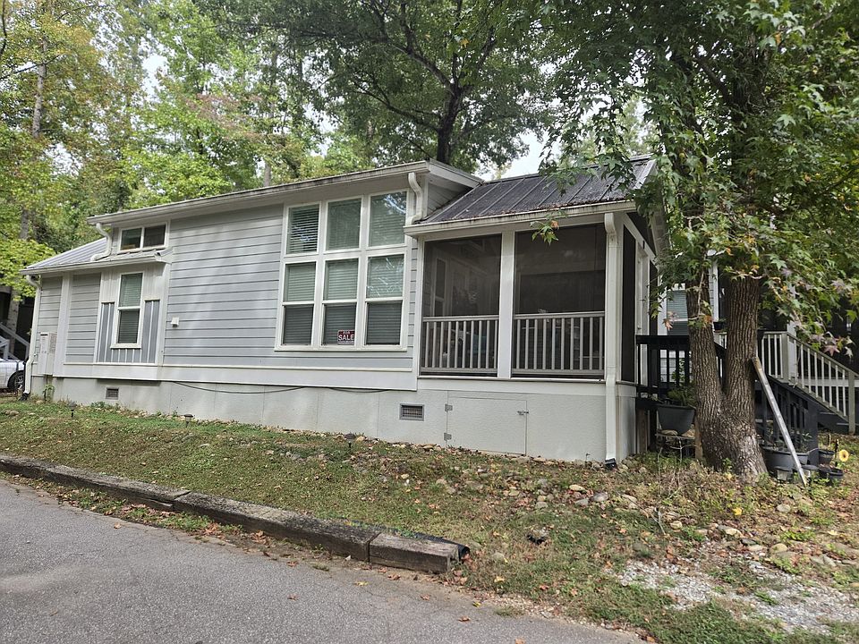 1st image of 11 Smithfield Cir