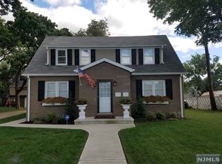 216 Riverside Ave, Lyndhurst, NJ 07071