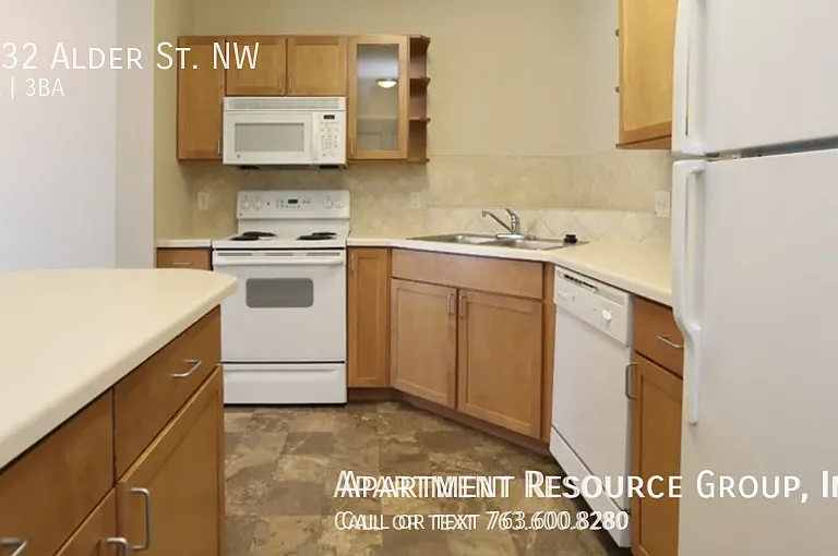 9132 Alder St NW — Photo 5