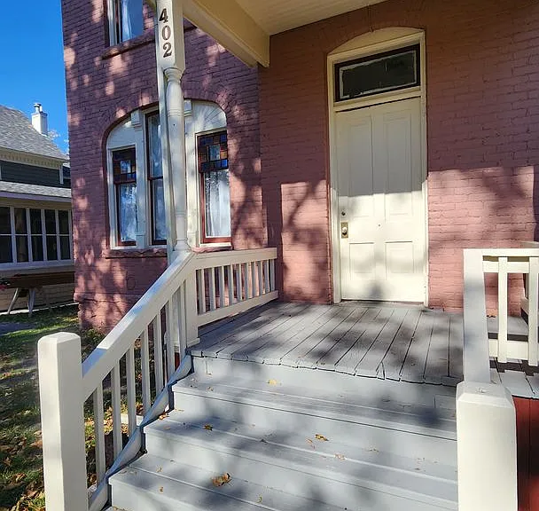 402 S 3rd St W — Photo 4