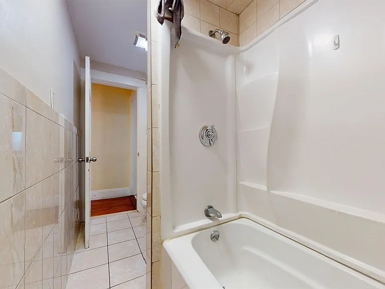 19 Nightingale St #3 — Photo 12