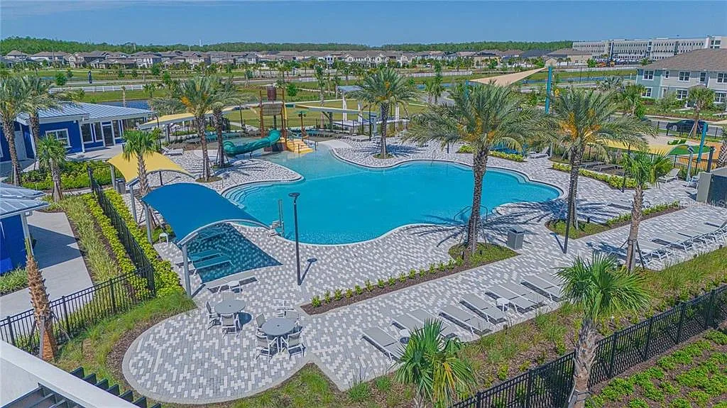 3 bed, 2.5 bath, 1650 sqft, $2,600 — Photo 3