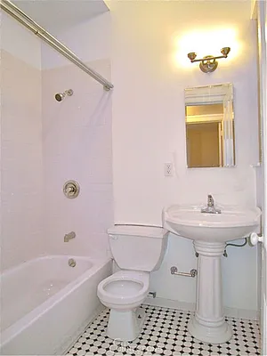 Rented by City Connections Realty | media 29