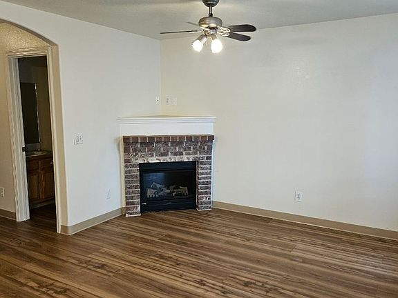 2nd image of 1493 W Hyacinth Ln