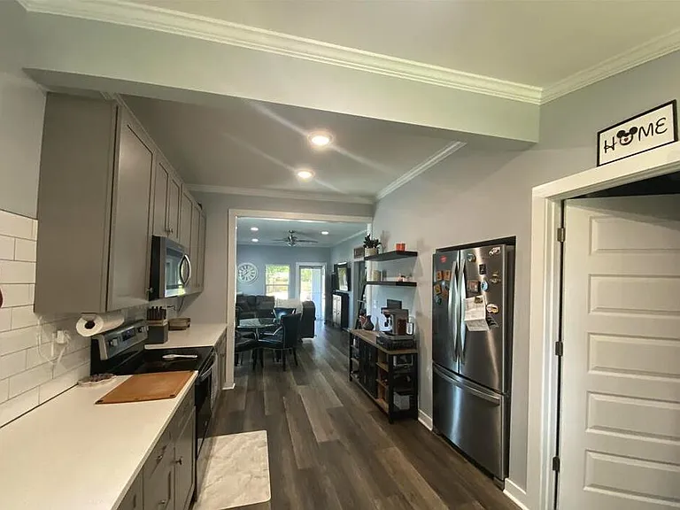 1106 W Gregory St — Photo 10