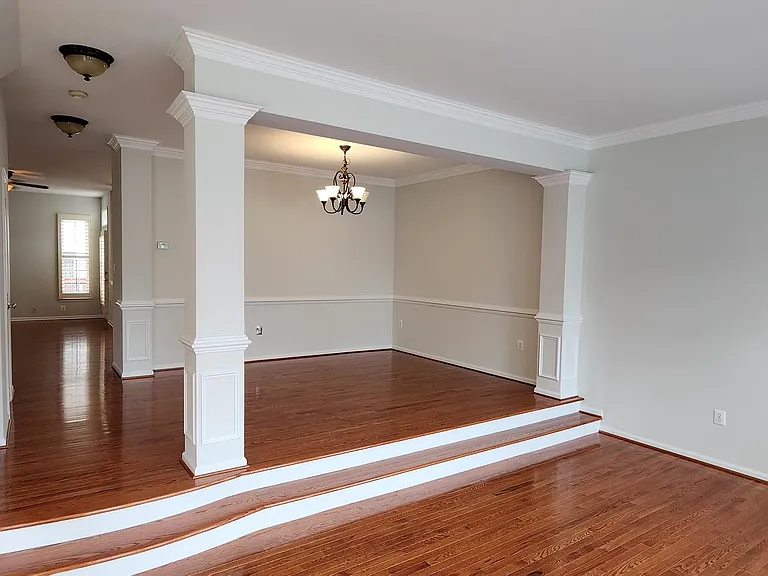 20622 Glenmere Sq — Photo 3