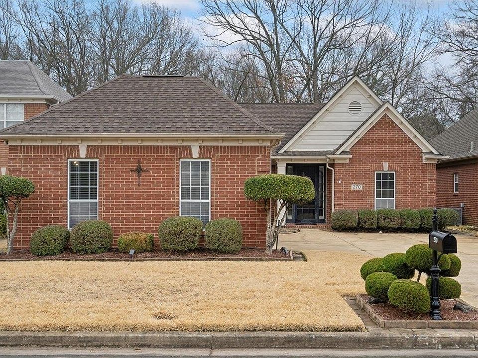 1st image of 270 Fountain River Dr