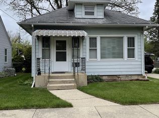 684 Chester Ave, Elgin, IL 60120