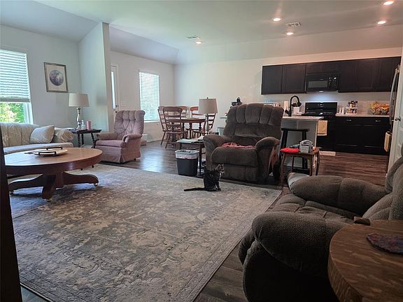 4th image of 2115 Ridge Way