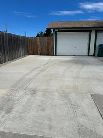 Cedar Creek Apartments — Photo 3