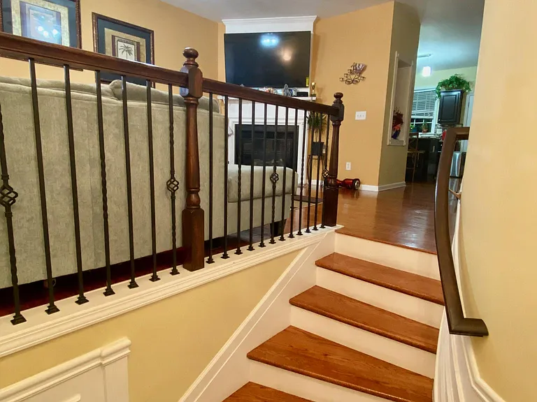 1368 Thornborough Dr — Photo 11