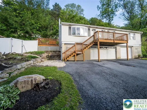 3797 Redbud Dr, Northampton, PA 18067