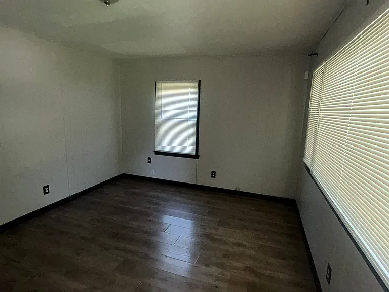 12 Agnes Dr — Photo 7