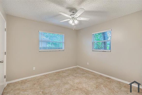 1st image of 844 52nd Ave S
