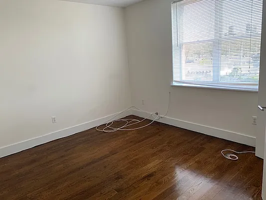 Rented by Premier Metro Realty Corp | media 8