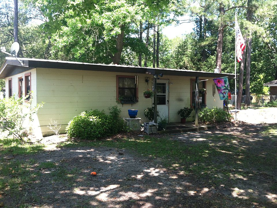 1st image of 423 Ne Crowell