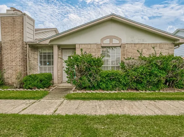 6533 S Briar Bayou Drive, Houston, TX 77072