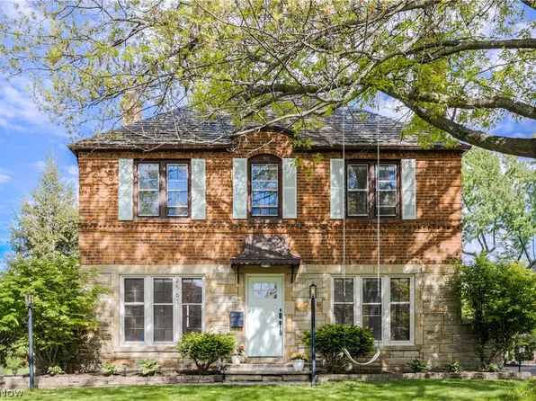 2561 Charney Rd, University Heights, OH 44118