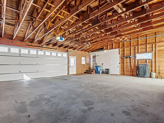 3rd image of 505 Oscar Ave N