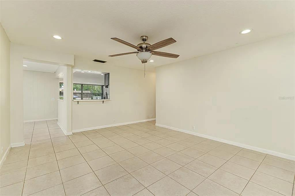 3 bed, 2.0 bath, 1470 sqft, $2,000 — Photo 3