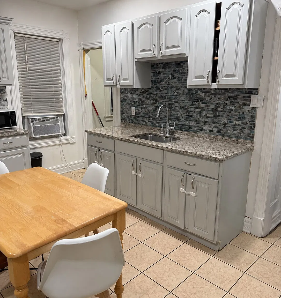 3 bed, 1180 sqft, $1,780 — Photo 3