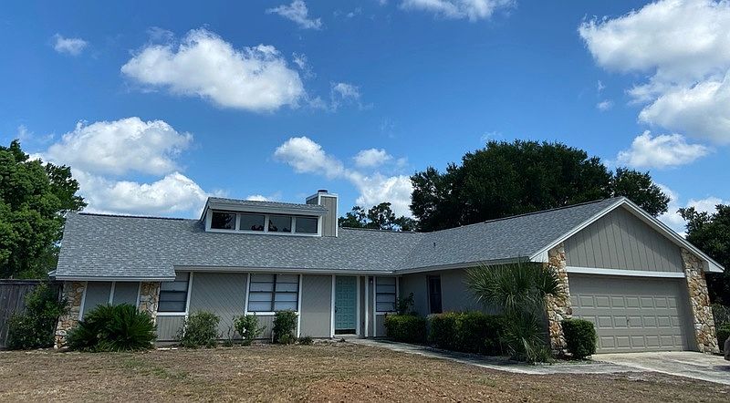 1st image of 215 Cambridge Dr