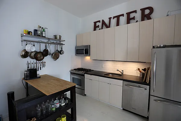 Rented by Target Realty Group | media 30