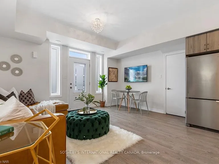 218 Law Dr — Photo 2