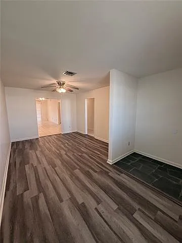 3 bed, 2.0 bath, 1800 sqft, $2,000 — Photo 2