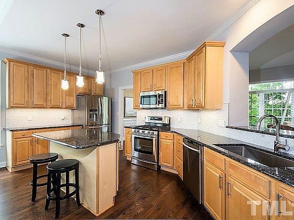 4th image of 307 Evans Estates Dr
