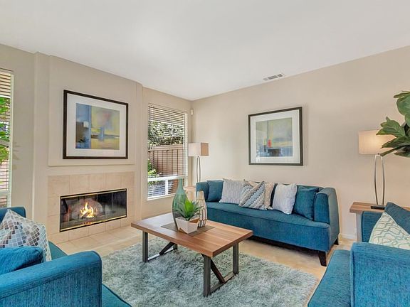 3rd image of 4 Willow Cove Ct