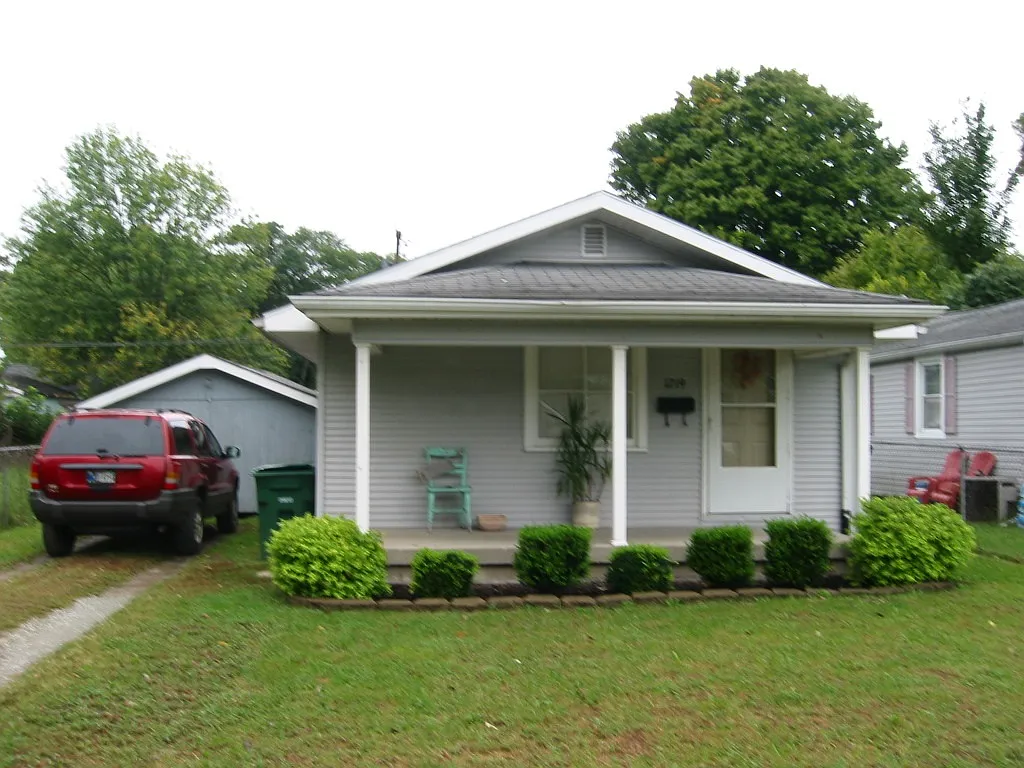 1719 Morton St photo 1