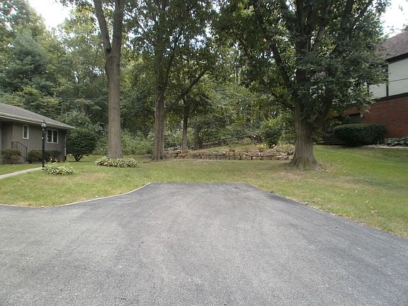 3rd image of 729 N 8th St
