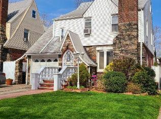 89-19 208th St, Queens Village, NY 11427