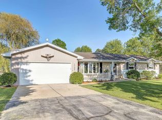 1703 Grandview Rd, Green Bay, WI 54311