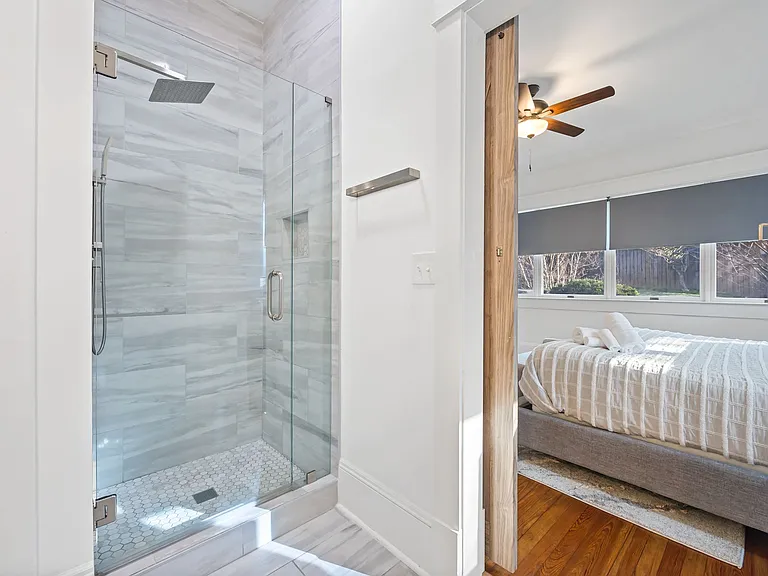 1021 North Ave NE — Photo 19