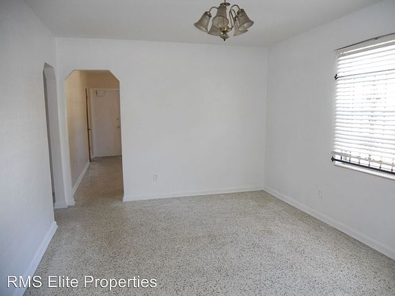 3rd image of 307 S New Jersey Ave