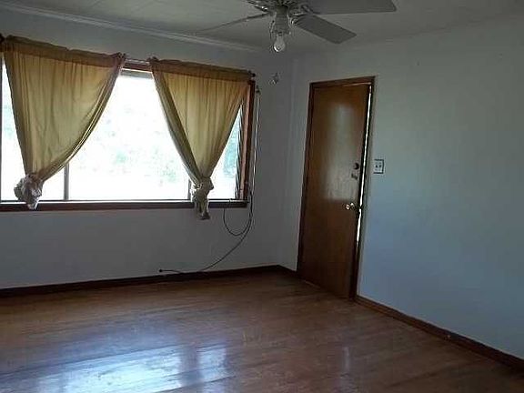 2nd image of 1105 Avenue H