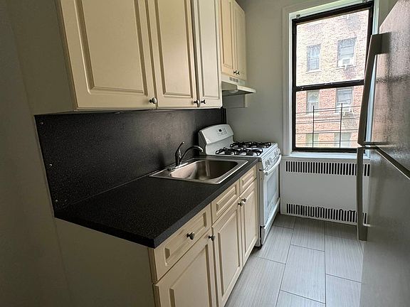 5th image of 5301 32nd Ave #2N