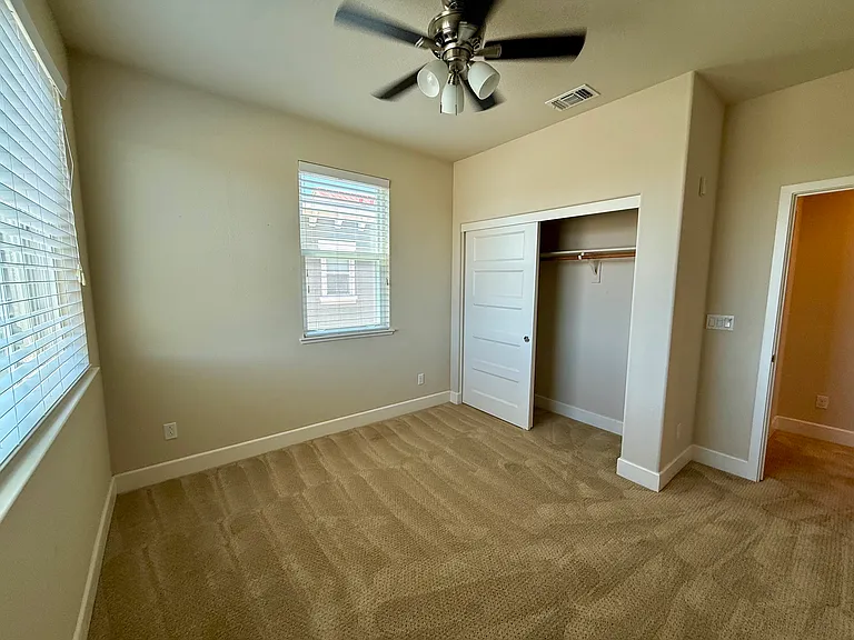 6482 Tralee Village Dr — Photo 20