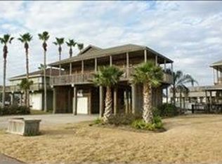 227 Kah Me Ha, Tiki Island, TX 77554