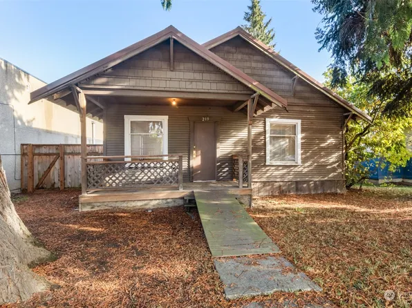 219 E 8th St, Port Angeles, WA 98362