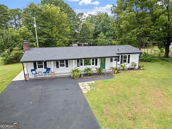 2nd image of 850 New Hope Rd