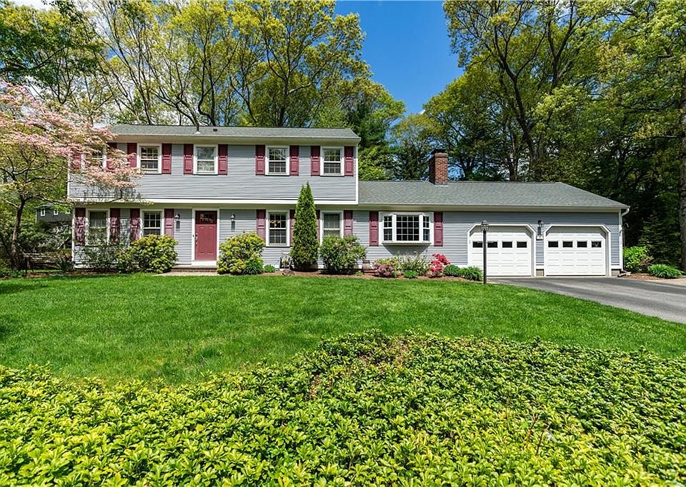 1st image of 65 Walnut Dr