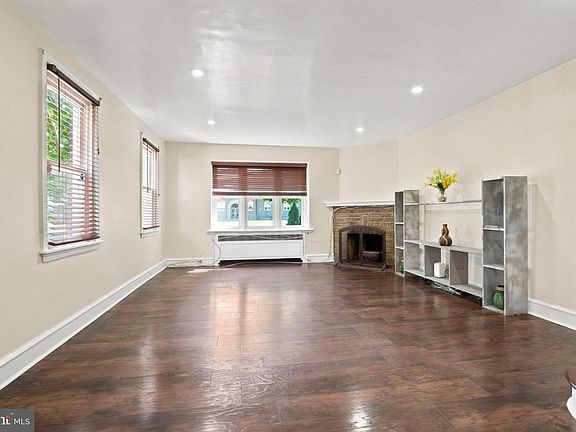 4th image of 3027 Cottman Ave