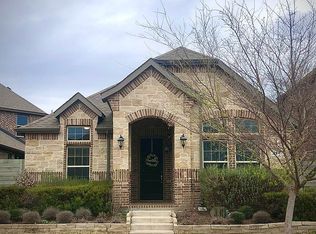 820 10th St, Argyle, TX 76226