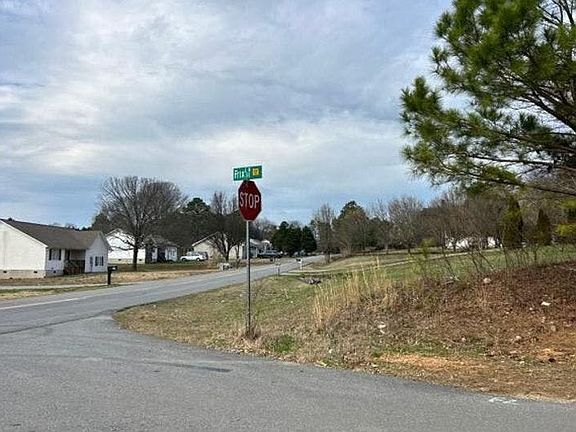 5th image of 205 Frix Ln SE