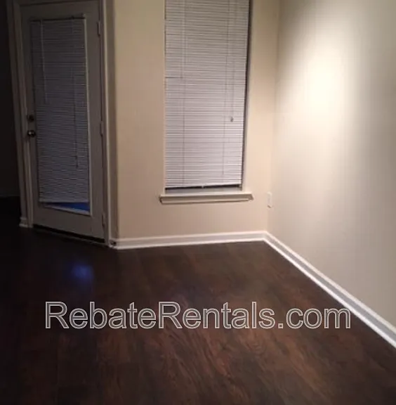 8290 Gate Pkwy #911 — Photo 7